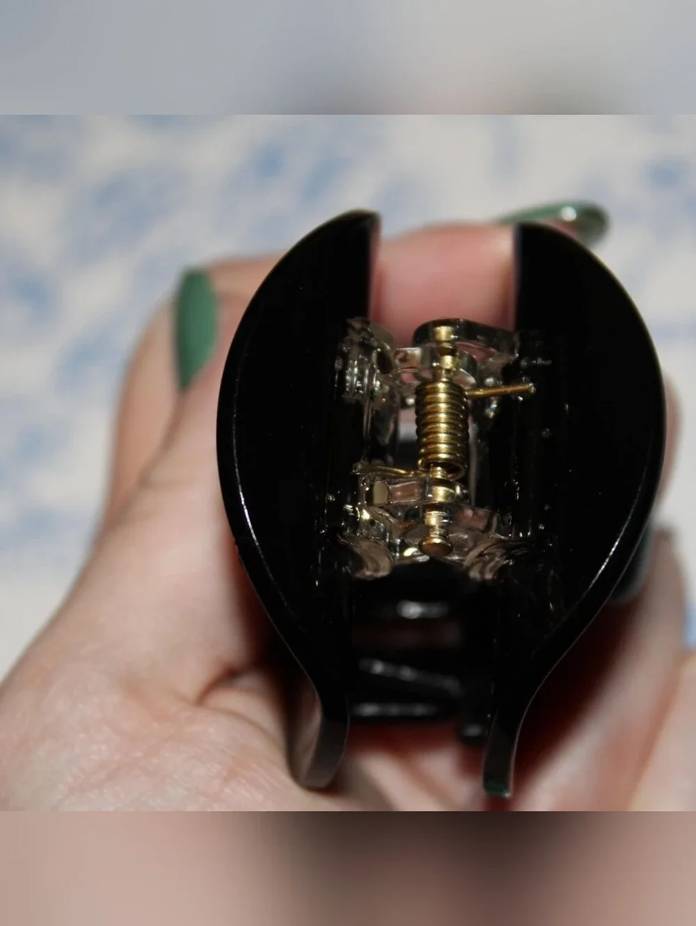 Lucky 8 Energy Hairclip